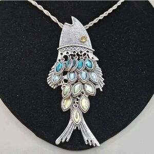 Statement Costume Jewelry Articulate Silver Moving Fish Pendant Long Necklace